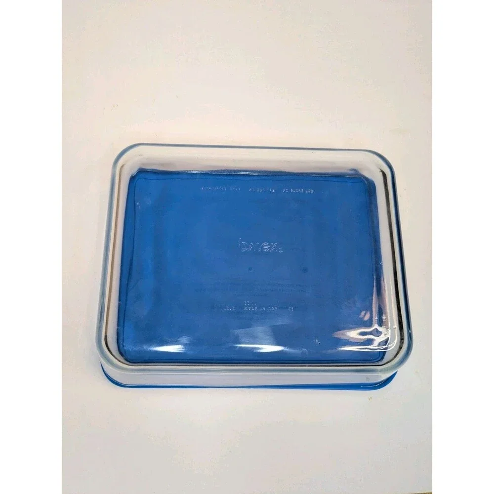 Pyrex Simply Store 11 Cup 2.6L Rectangular Glass Food Container Blue Lid 7212